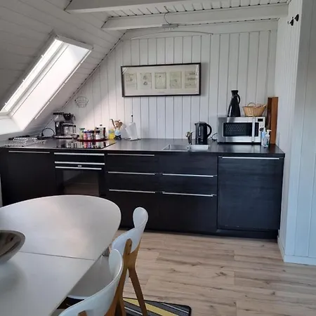 Surfers Lounge Apartment