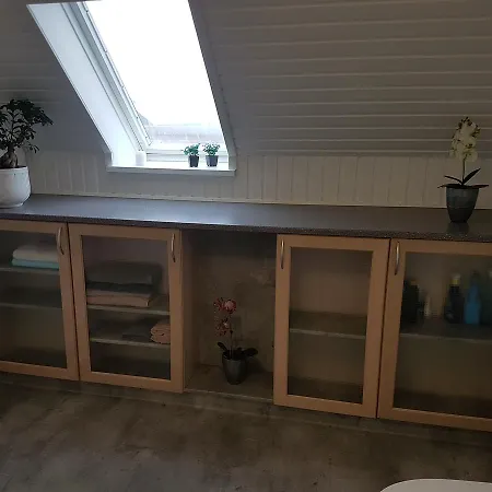 Surfers Lounge Apartment